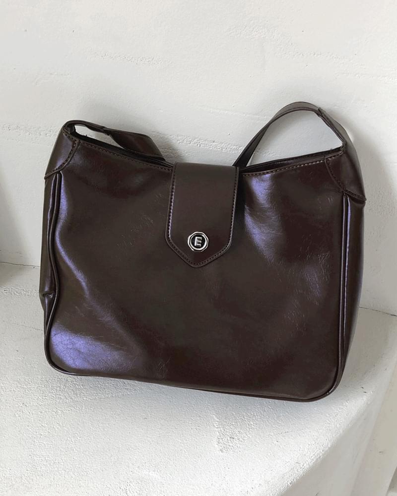 Kerin E button big cross shoulder bag (Ships Today)
