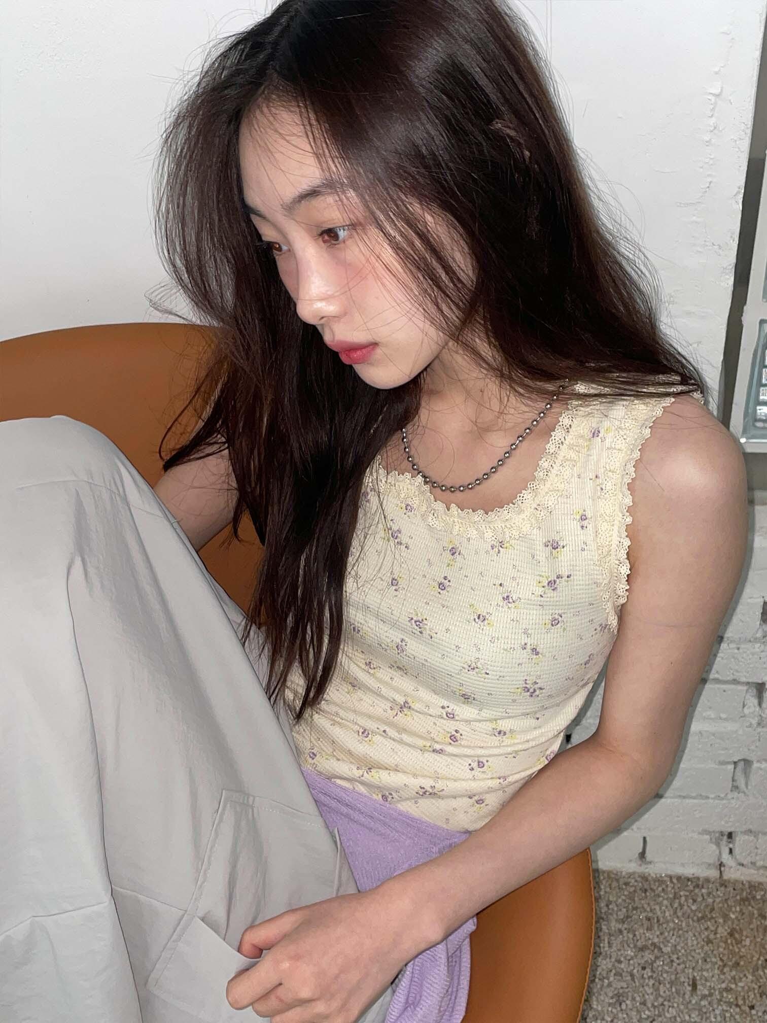 mini garden sleeveless (Ships Today)