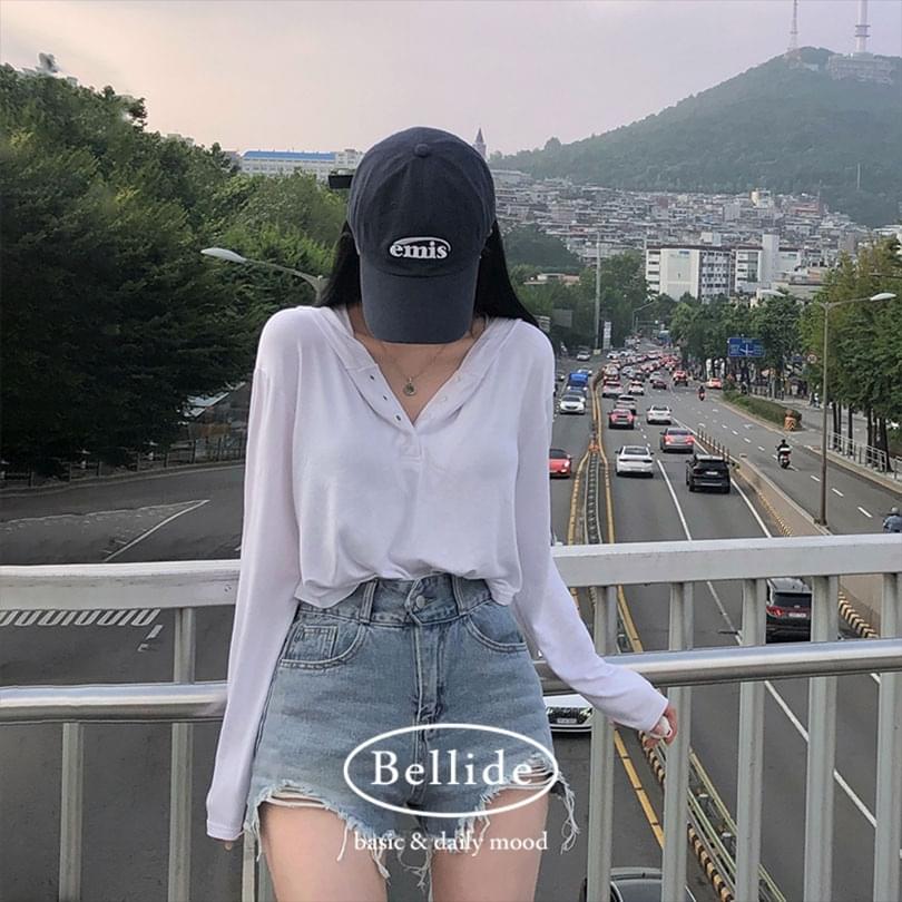 MAYBE Basic Button Hood T-shirt. 长袖上衣