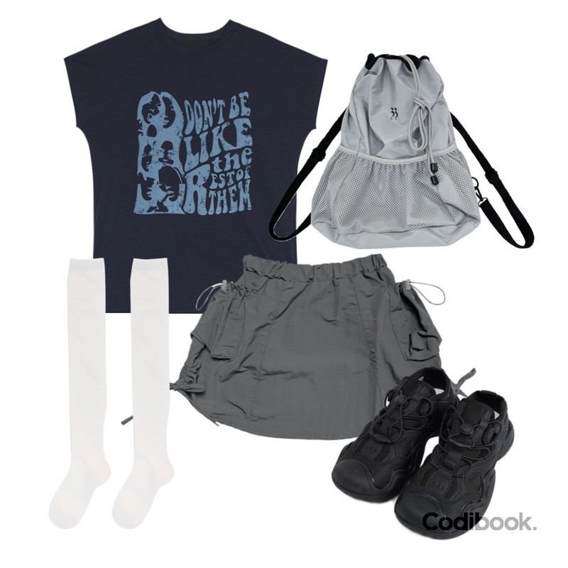 closeclip 판 베이직 오버니삭스,NONCODE 로슬 네트 스트링 백팩,Dang2girl 비젤 러닝 스트링 스니커즈 운동화등을 매치한 코디