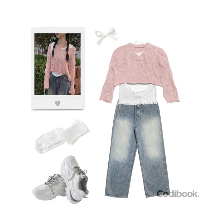 CHAAKAN 코웰 메쉬 스니커즈 SNFBR1e149,anyonemore 돌리 데님 와이드 팬츠,kim9hope lace see-through socks등을 매치한 코디