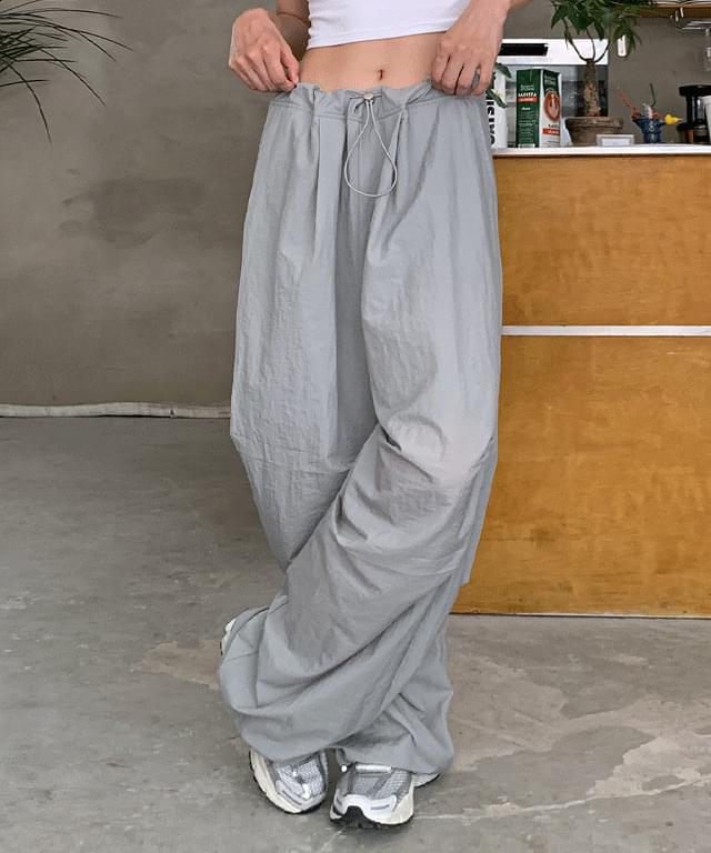 Munz Nylon String Two-tuck Wide Pants - 2 color