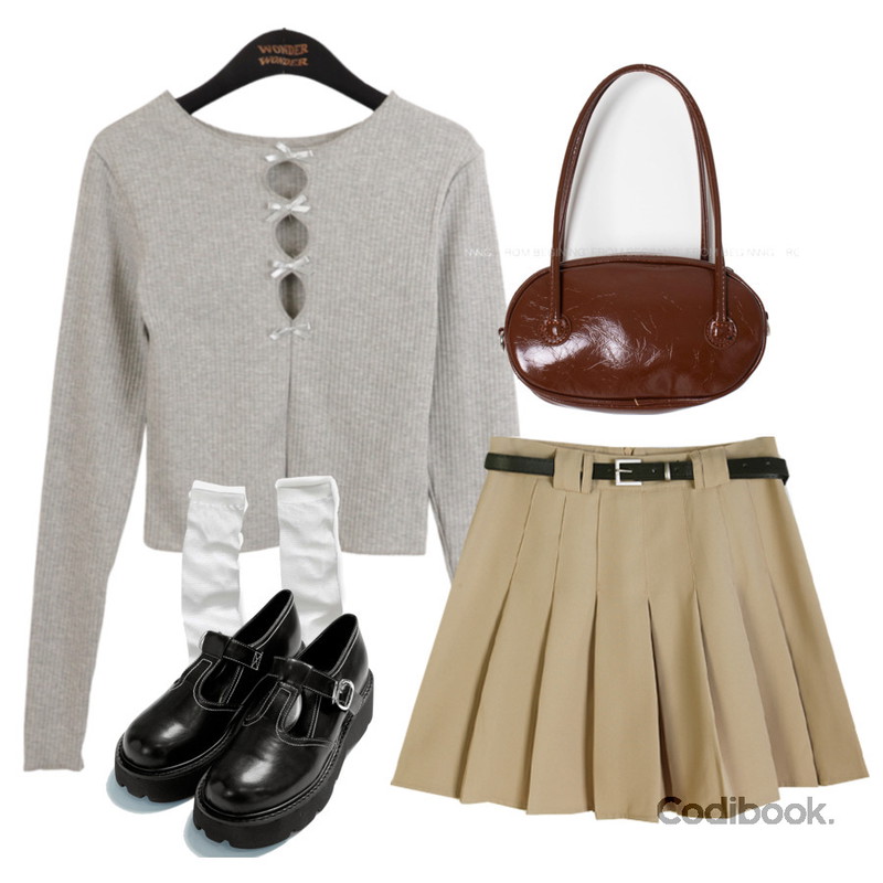 kim9hope comb middle socks,DANGDANG GIRL 앤티크 T 스트랩 스티치 플랫폼 통굽 로퍼,wonderwonder 오디 리본 홀 라운드 긴팔 티셔츠등을 매치한 코디