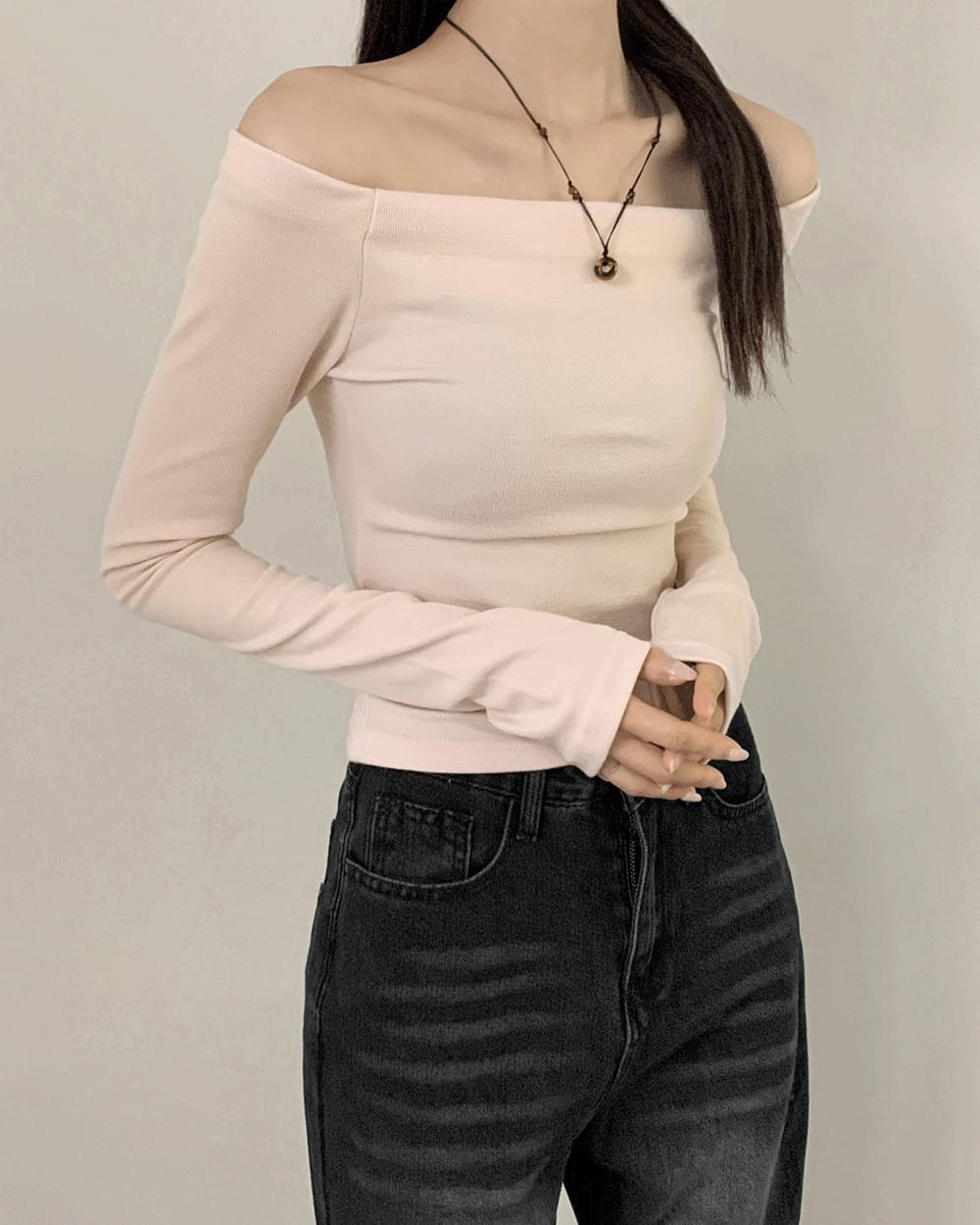 Hirin slim off-shoulder plain crop long-sleeved T-shirt