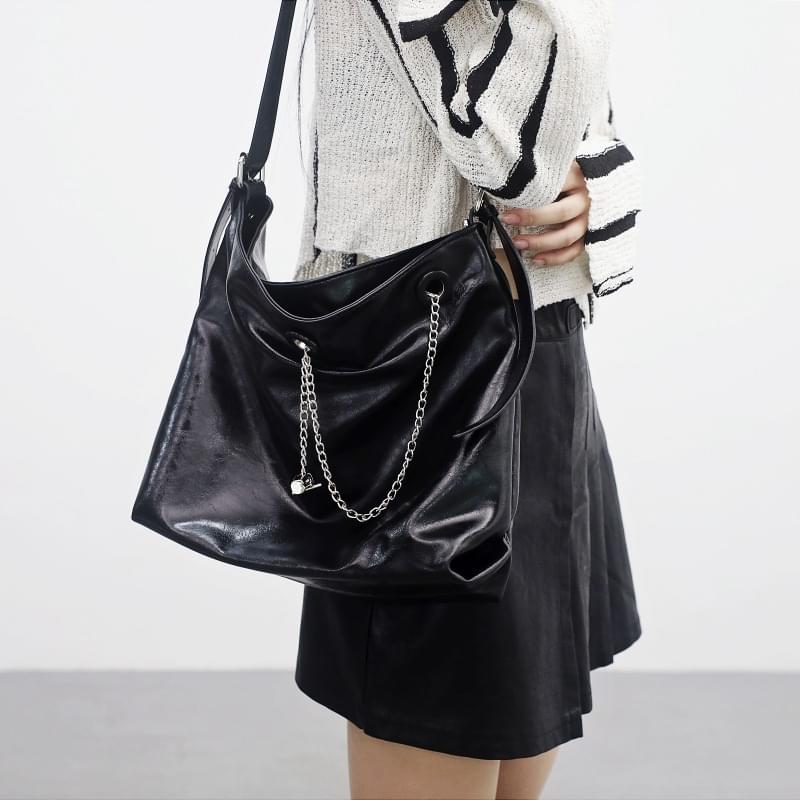 Laing chain messenger shoulder bag