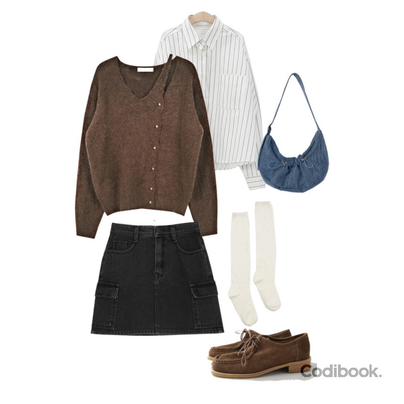 WONLOG 오버핏 스트라이프 셔츠,DAILYJOU 케임 시스루 롱 삭스 - 3 color,DANGDANG GIRL 제르 데님 셔링 스트링 숄더백등을 매치한 코디