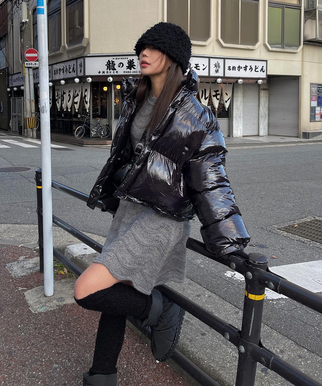 Heavy daily glossy enamel high neck crop padding