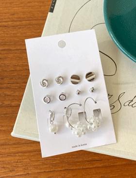 stud-earrings