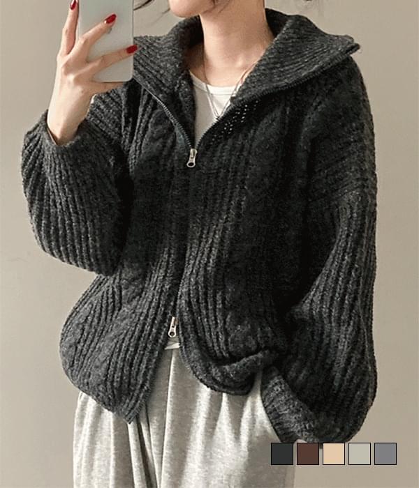 Moe Kkuanku Wangdo Tom Twist Hatchi Twisted Two Way Loose-fit Knitwear Zip Up
