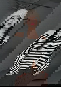 Cookie and k striped off-shoulder T-shirt