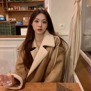 High-quality suede fleece lining crop Shearling big collar short tumble jacket spring mid-season winter outerwear year-end look Christmas guest look black brown ivory