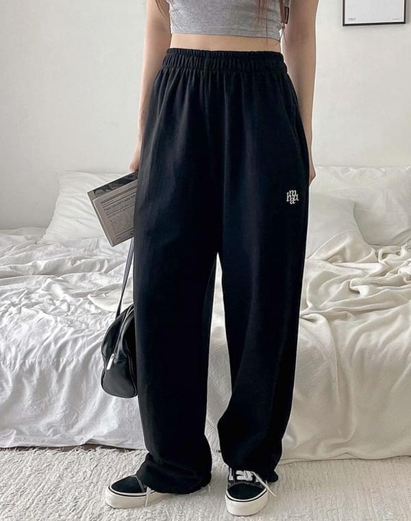logo point training pants (Ships Today)