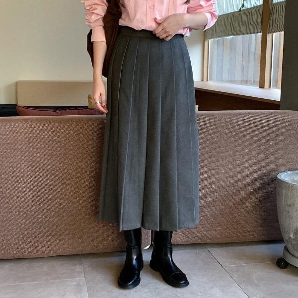 Saber pleated long skirt