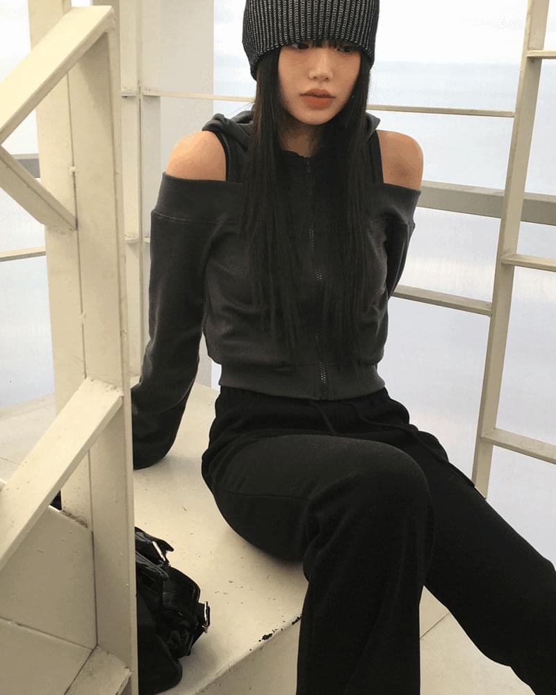 Pita shoulder slit off-shoulder crop hood zip-up