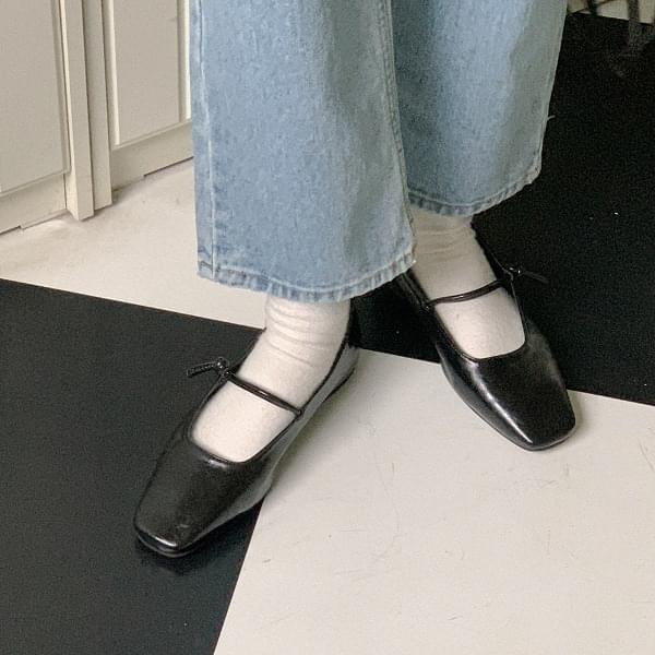 Twin leather Mary Jane flats