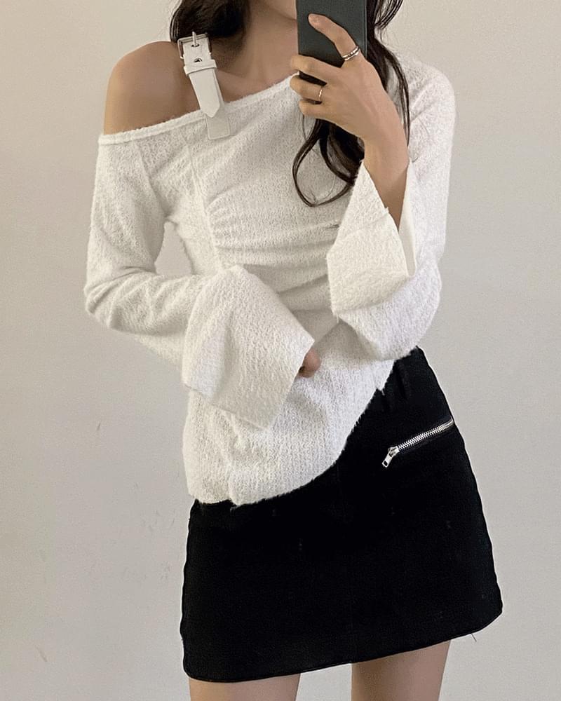 Tells Belt Uncut Shirring Off Shoulder Diagonal Long Sleeve Knitwear