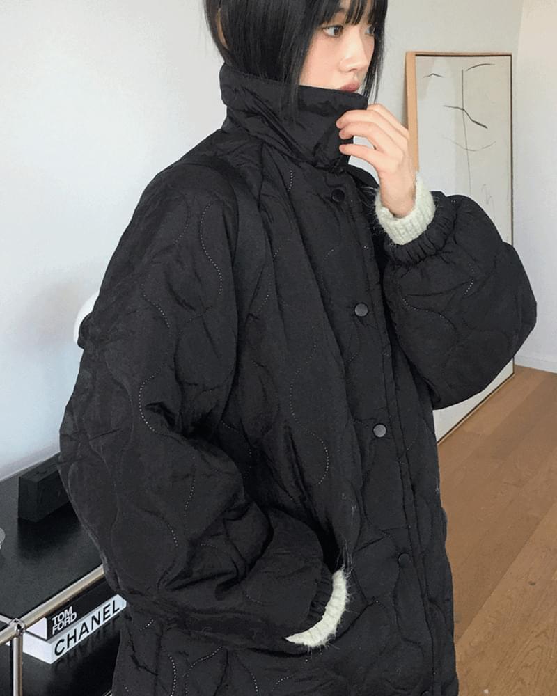 Naka fur lining Boxy quilted padded Jacket (Ships Today)