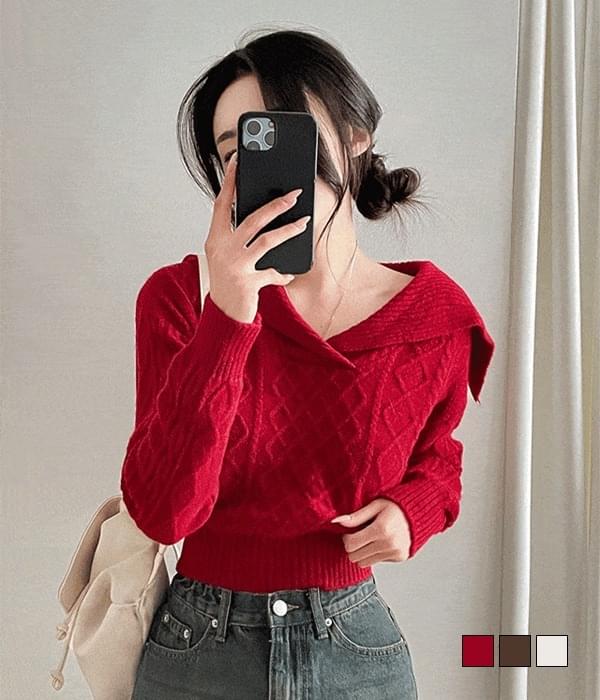 Cape shawl sailor collar Fisher cable crop knitwear that creates a face-flattering size. 针织衫