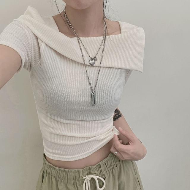 ジゼルリブオフショルダークロップバンパルティ