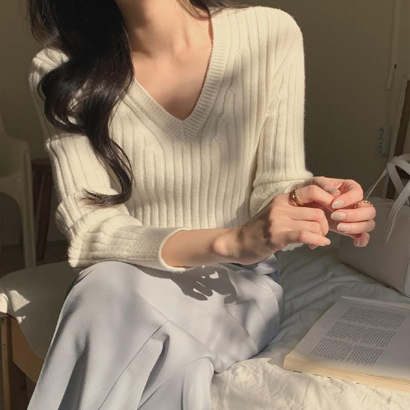 Roble Cash Wool Back Button V-Neck Knitwear 