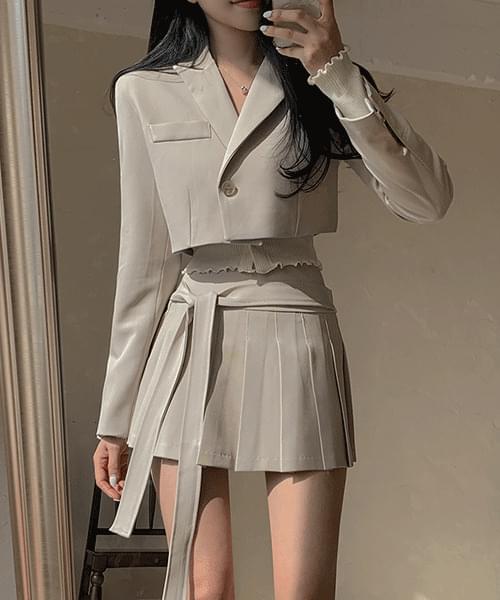 Tear color crop jacket