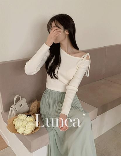 Lunea Ribbon Off Shoulder Knitwear