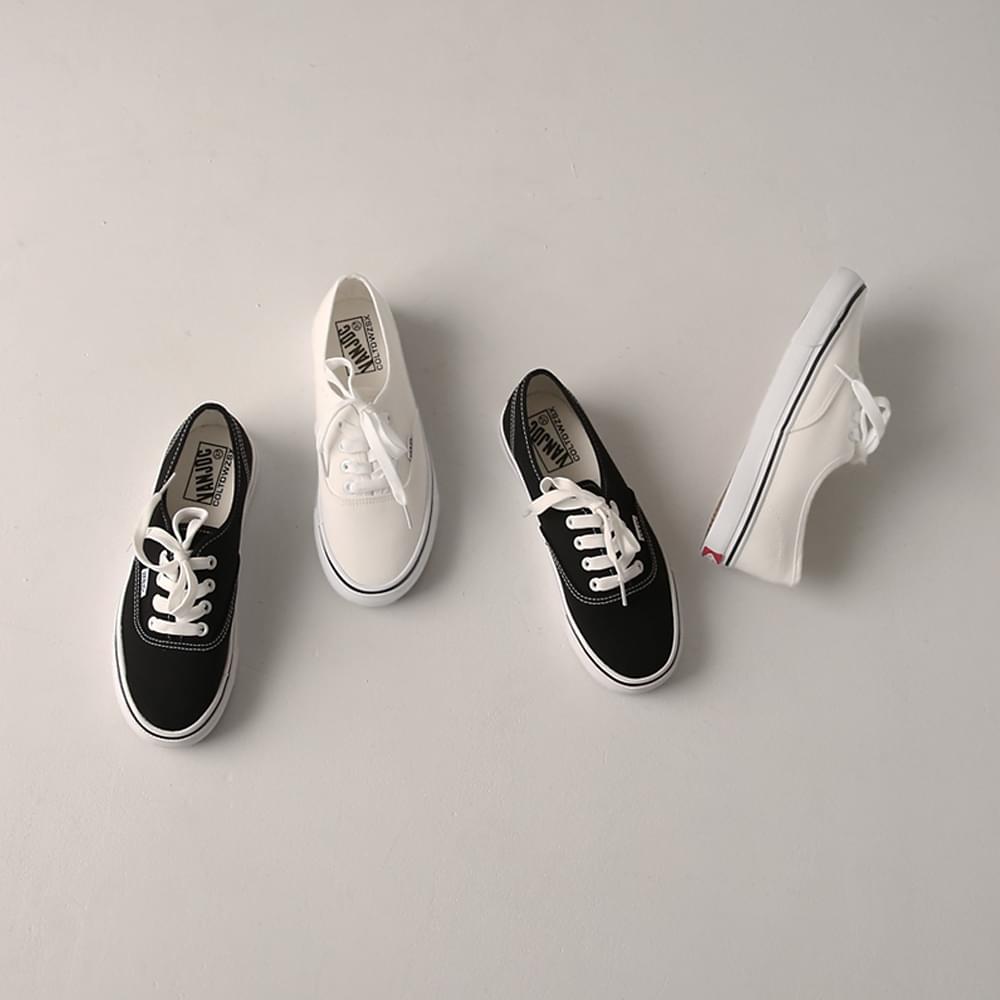 Friendy basic strap sneakers