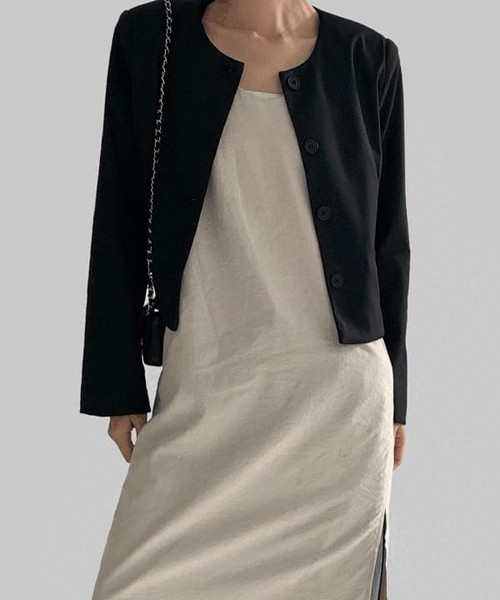 Forming classic no-collar semi-crop jacket