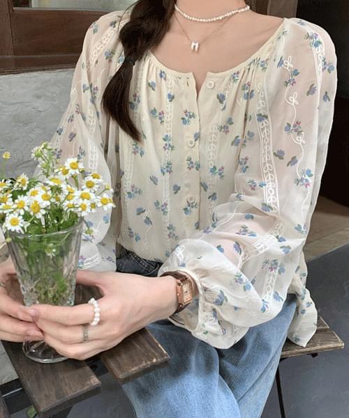 Spring has come floral lace round neck blouse