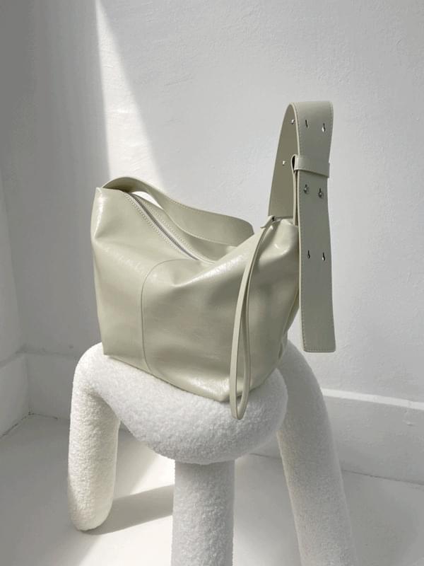 inchant me Shoulder bags for Women - Codibook.