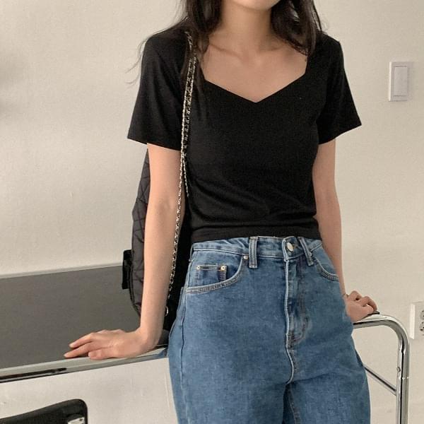 Frigg Heart Neck Short Sleeve Tee