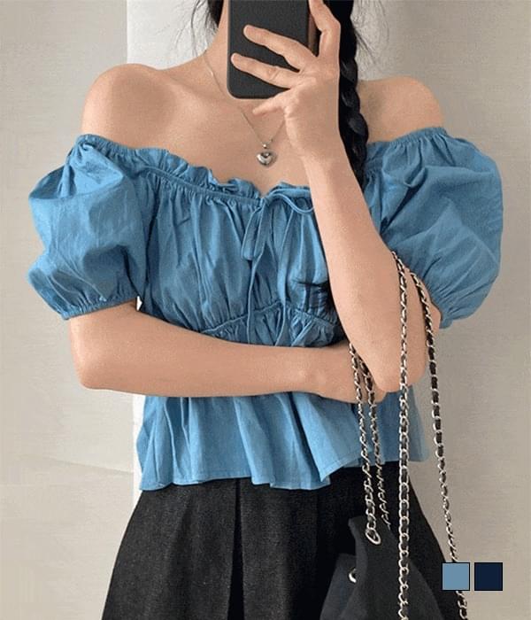 Joy frill off-shoulder short-sleeved denim blouse