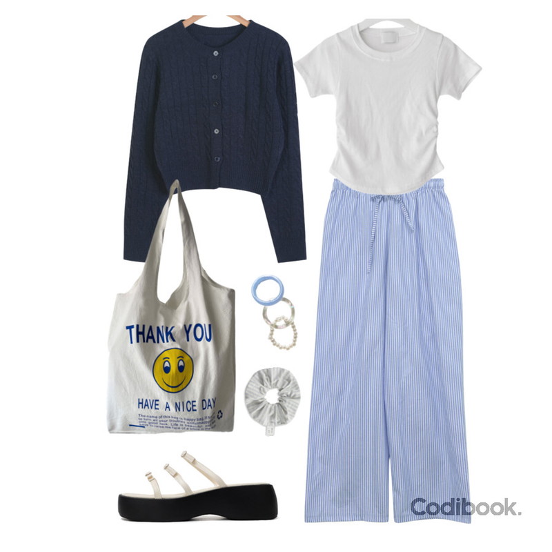 ondeed 후키 웨이브 아크릴 비즈 링 반지 세트,kim9hope nice day smile bag,ITSHU 슬림 버클 스트랩 스퀘어토 통굽 슬리퍼 샌들(5.8cm) 11499등을 매치한 코디