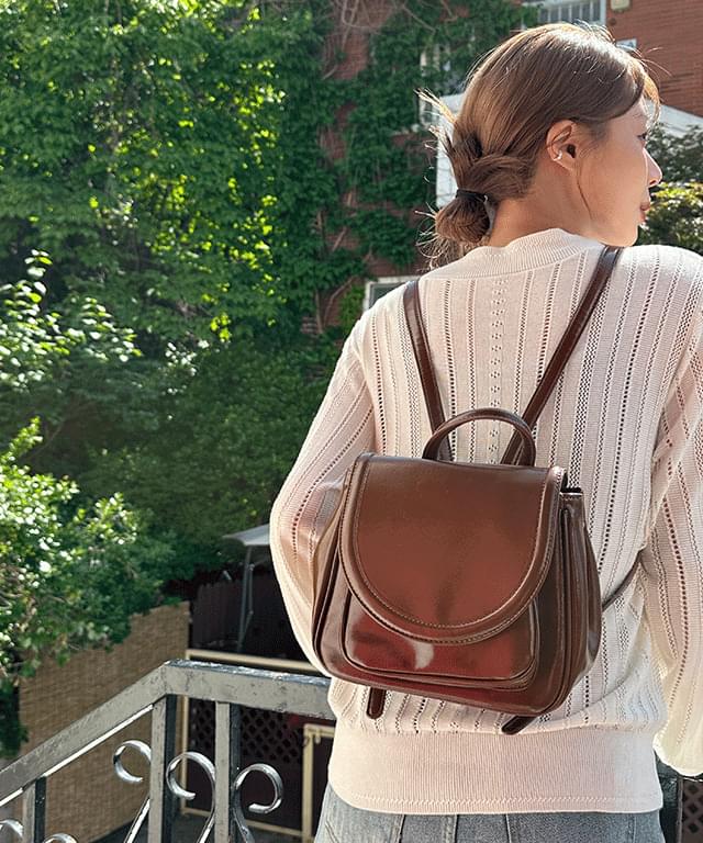 니마 스퀘어 레더 백팩