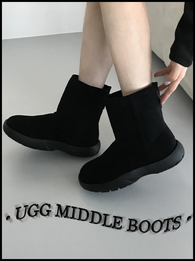 UGG MIDDLE BOOTS