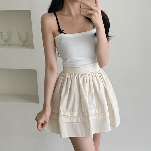 Page Ribbon Sleeveless T Ribbon Bustier Color-coordinated strap Color-coordinated ribbon Slim fit Sleeveless top Cropped tank top Layered Feminine Lovely 无袖