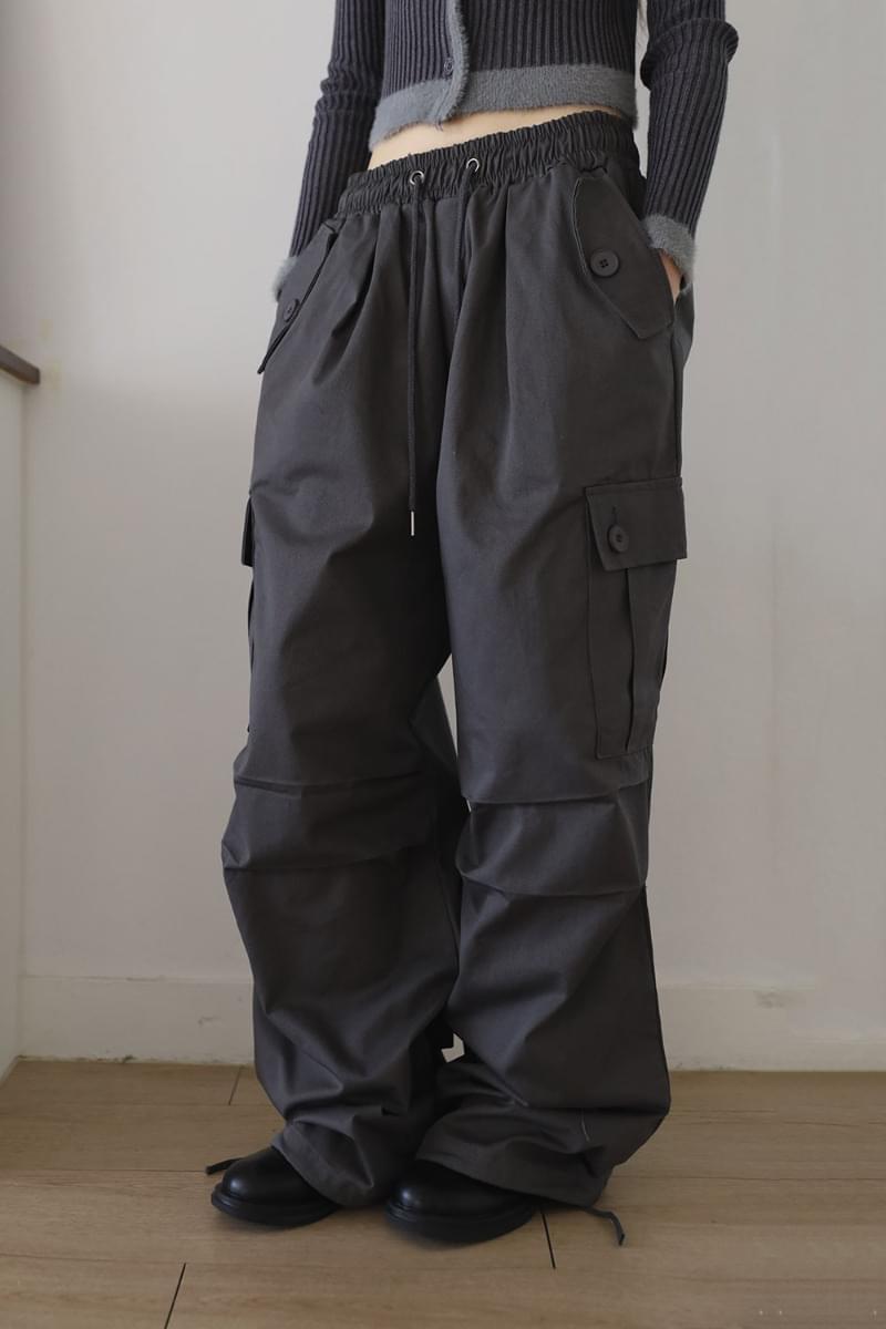 【COLOR iN ID】Wide button cargo pants COLOR iN ID - wide button cargo pants - Codibook.