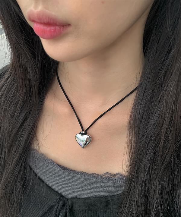 Illa Heart Long Necklace