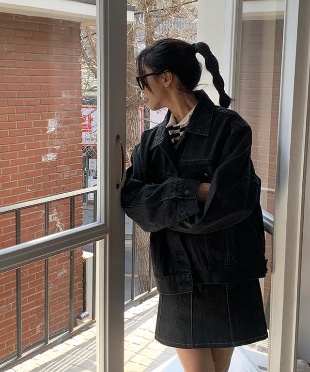 Pound Black Washed Overfit Denim Jacket