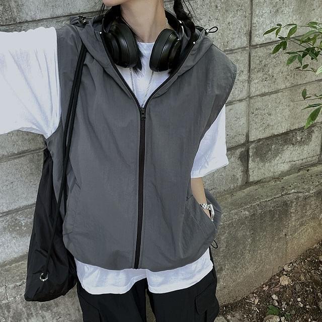 Gopcore Nylon Hooded Zip-up Vest vest