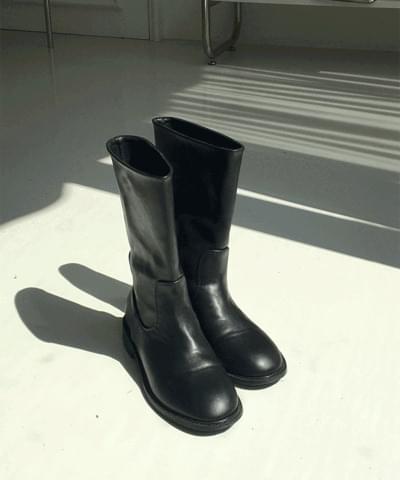 knee-high-boots