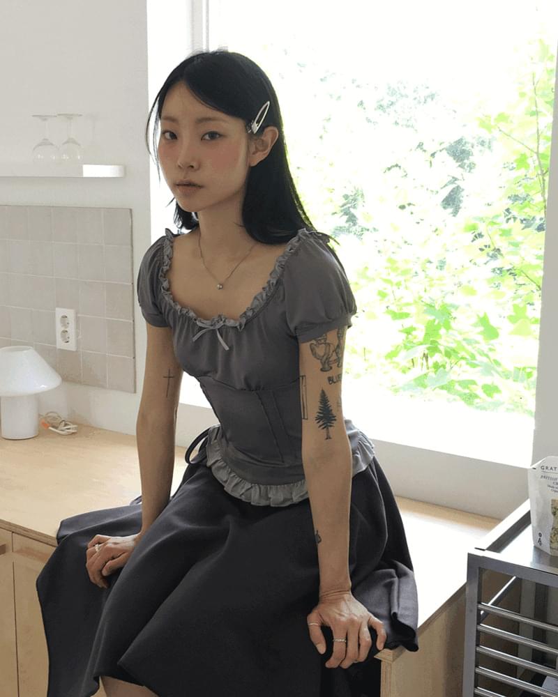 코바 프릴 절개 리본 퍼프 반팔 티셔츠
