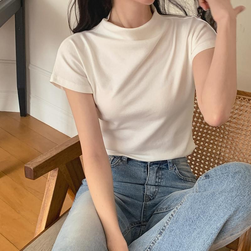 半高領短袖上衣 (當日出貨)