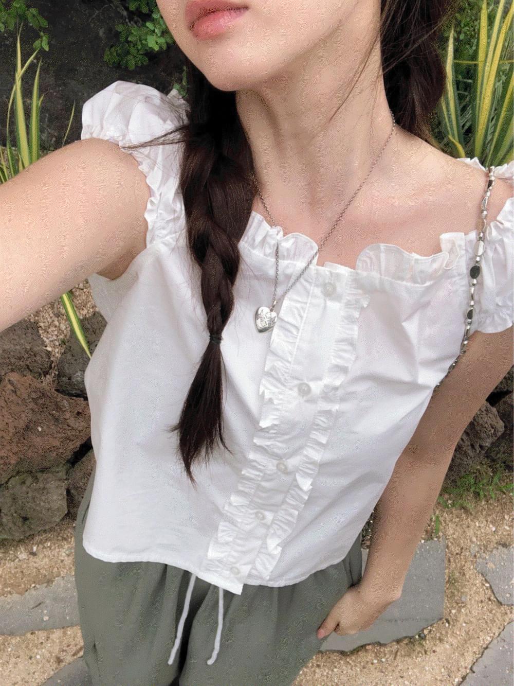 Tulip frill off-blouse
