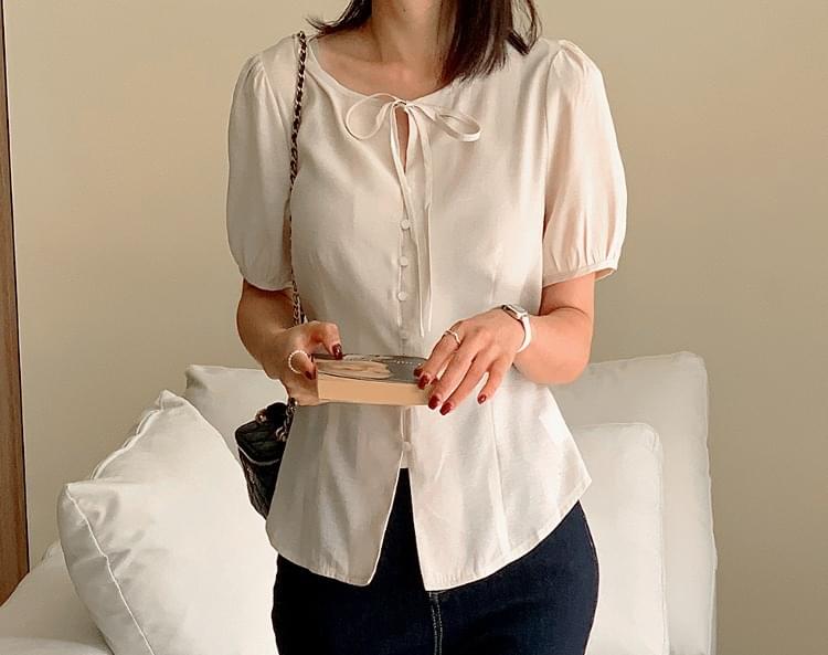 Merdendi shirring bean button ribbon strap blouse