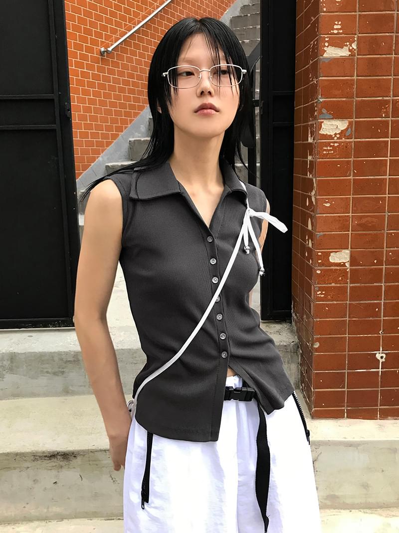 PK BUTTON SLEEVELESS
