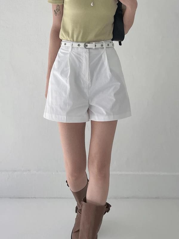 【INCHANT ME】Nob Nylon One Tuck Half Slacks inchant me - Knob Nylon One-Tuck Shorts Slacks - Codibook.