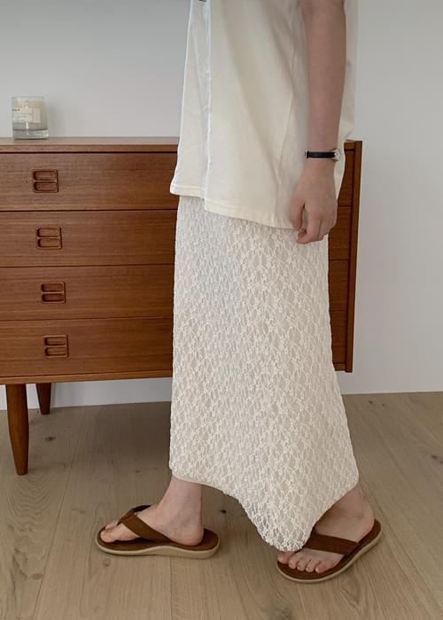 Foamy lace layered skirt