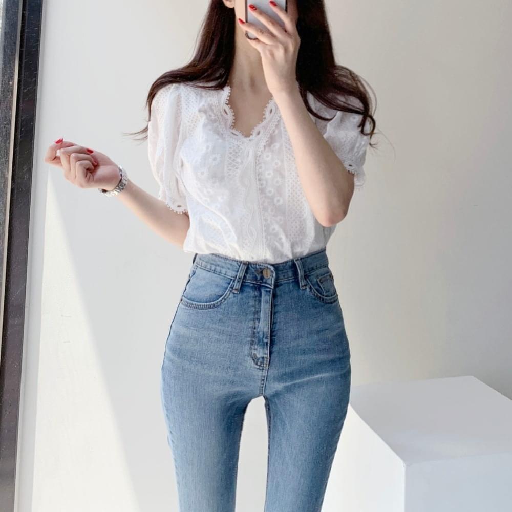 Summer V-Neck punching flower embroidery lace balloon frill puff short-sleeved blouse