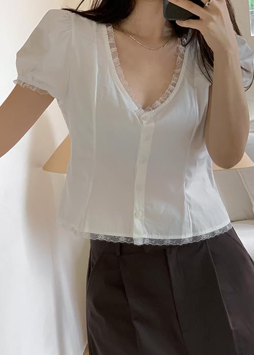 Lace crop puff blouse